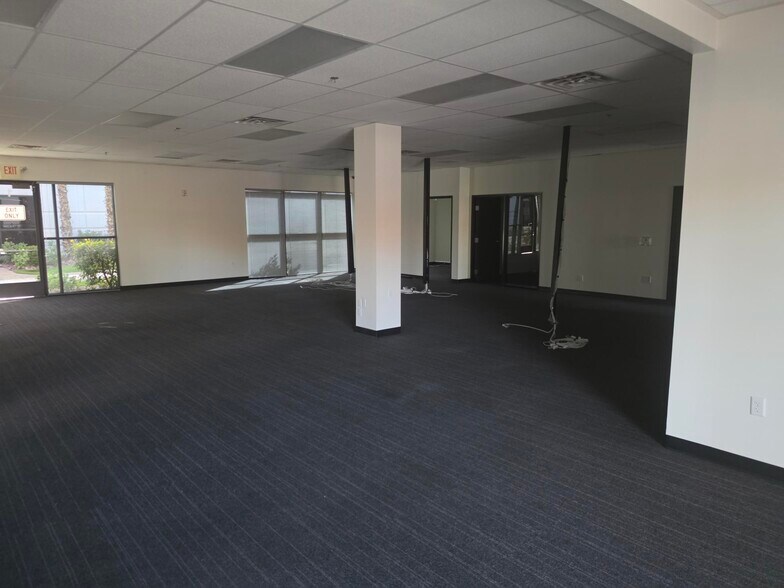 More Photos Of 5920 S Rainbow Blvd, Las Vegas Office For Sale