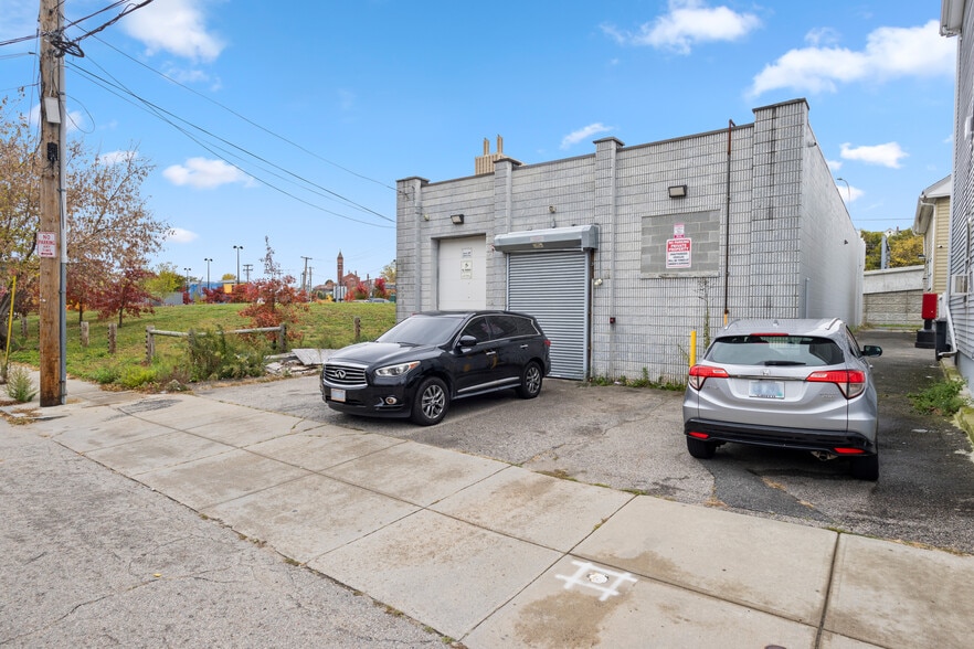 More Photos Of 39 De Soto St, Providence Manufacturing For Sale