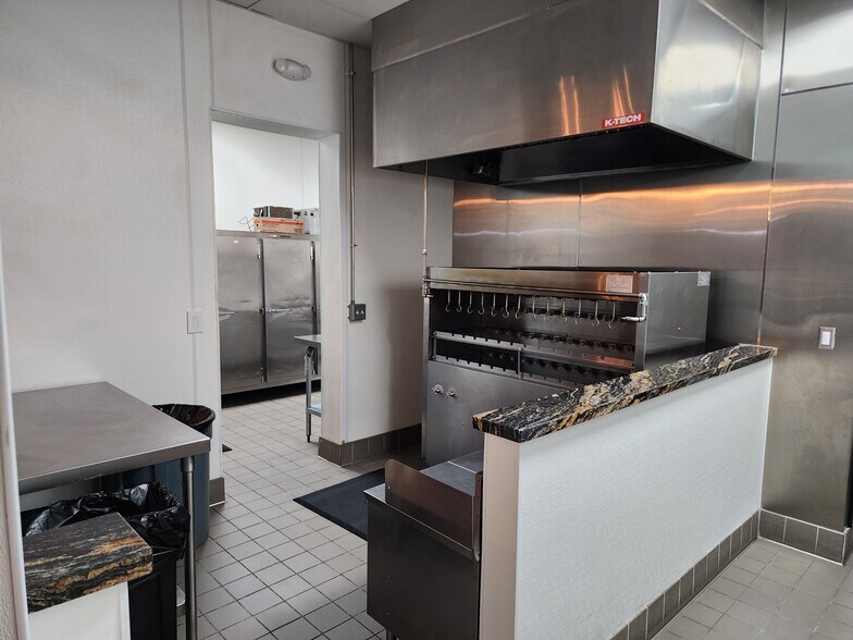 More Photos Of 142-144 N K St, Tulare Restaurant For Sale