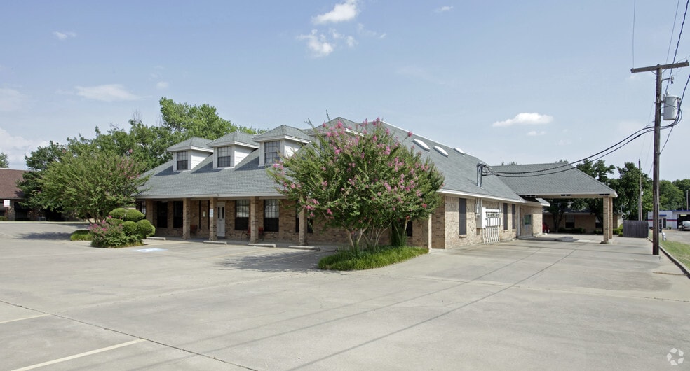 More Photos Of 1245 Southridge Ct, Hurst Office Residential For Lease