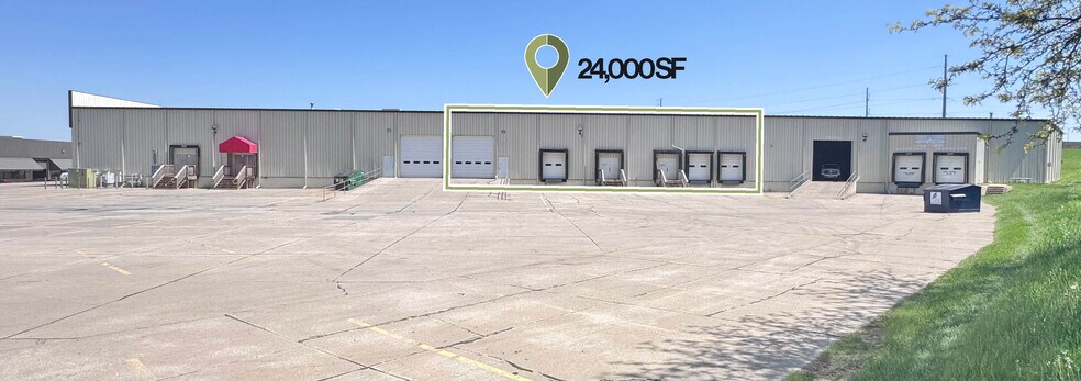 More Photos Of 8930 S 137th Cir, Omaha Warehouse For Lease