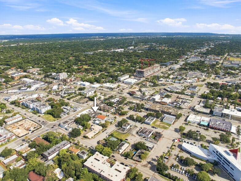 More Photos Of 610-618 NE 124th St, North Miami Office For Sale