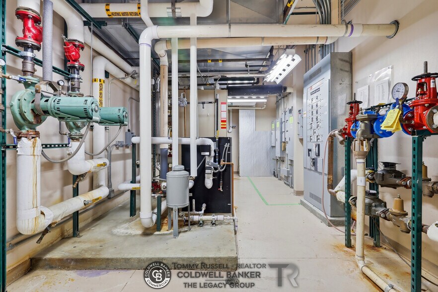 More Photos Of 733 Landmark Dr, Casper Medical For Sale