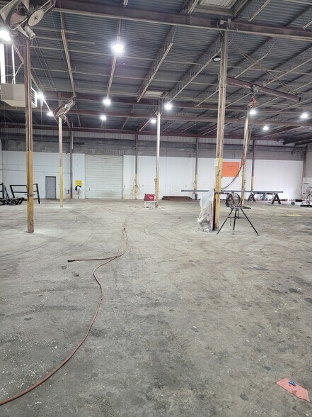 More Photos Of 102 S Avenue A, Freeport Manufacturing For Sale