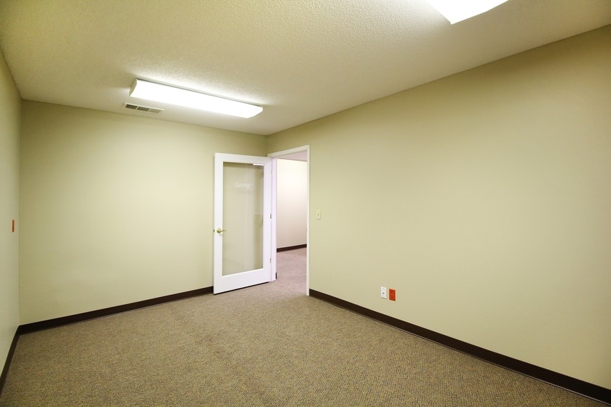 More Photos Of 5154 Stage Rd, Memphis Medical For Lease