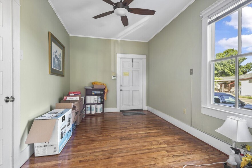 More Photos Of 533 Europe St, Baton Rouge Office For Sale