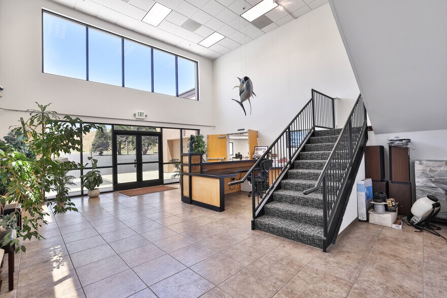 More Photos Of 800 Salinas Rd, San Juan Bautista Distribution For Sale