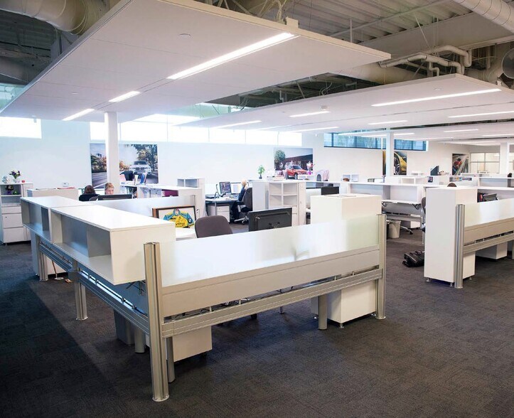 More Photos Of 2201 Corporate Center Dr, Newbury Park Research And Development For Sale