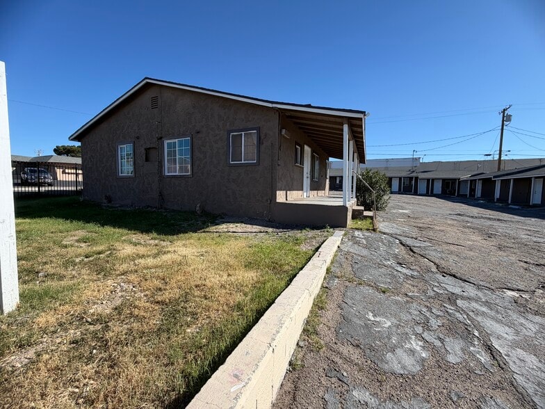 More Photos Of 924 E Main St, Barstow Hotel For Sale