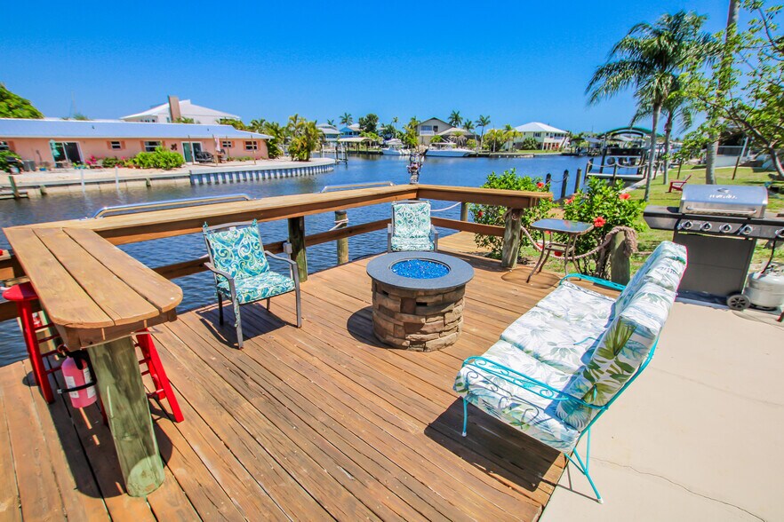 More Photos Of 3226 Stringfellow Rd, Saint James City Apartments For Sale