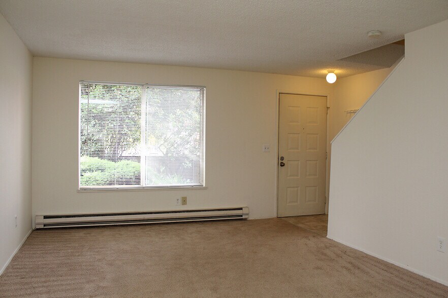 More Photos Of 1822 SE Ash St, Portland Multifamily For Sale