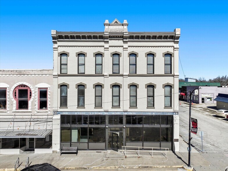 More Photos Of 2-4 W Ohio St, Butler Office For Sale