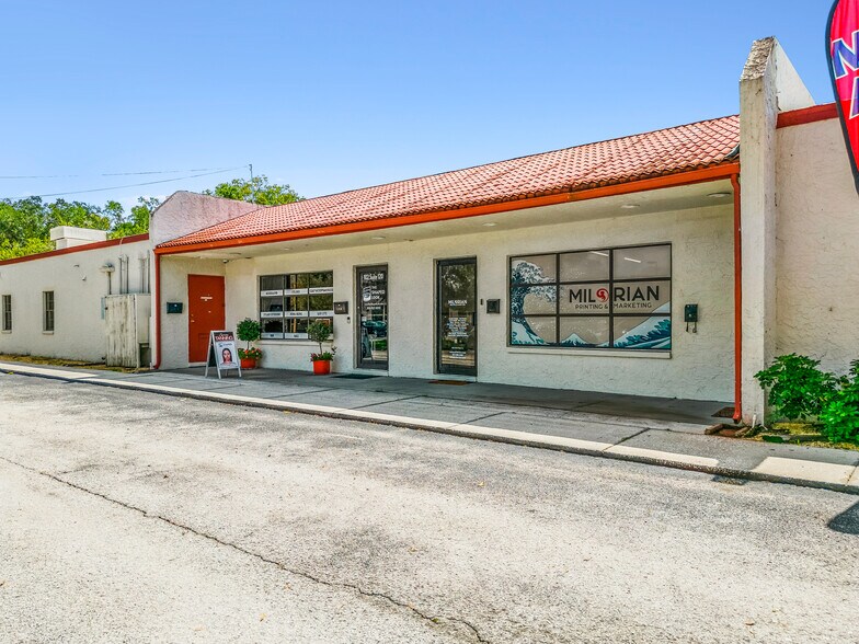 More Photos Of 102 Flagship Dr, Lutz Storefront Retail Office For Lease