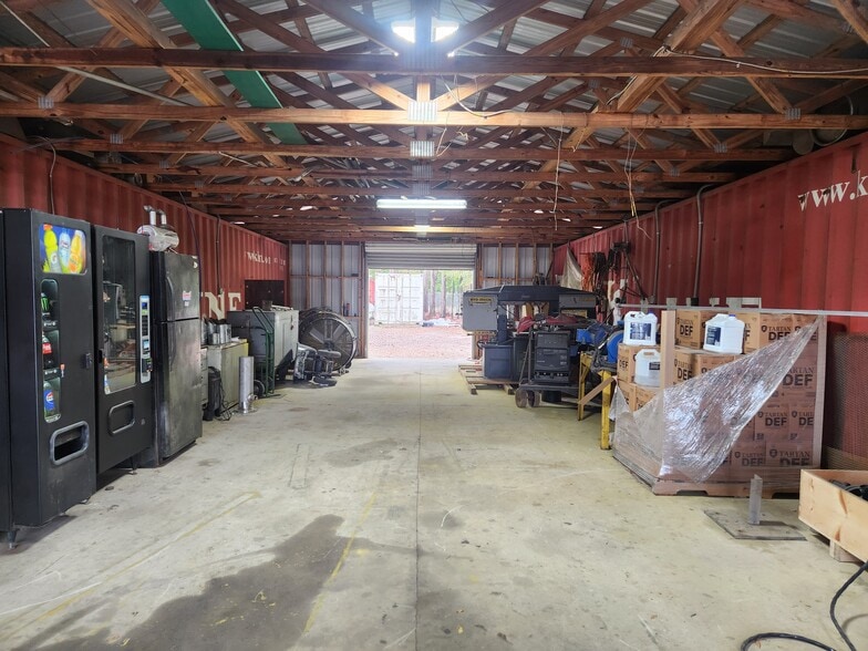 More Photos Of 1563 W Cherry St, Jesup Office For Sale