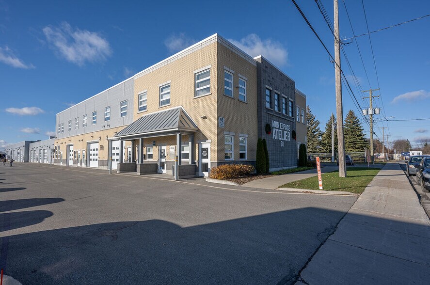 Primary Photo Of 96-98 Blanchard Rue, Sainte-Thérèse Light Manufacturing For Lease