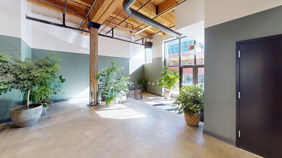 More Photos Of 1550-1556 W Carroll, Chicago Loft Creative Space For Lease