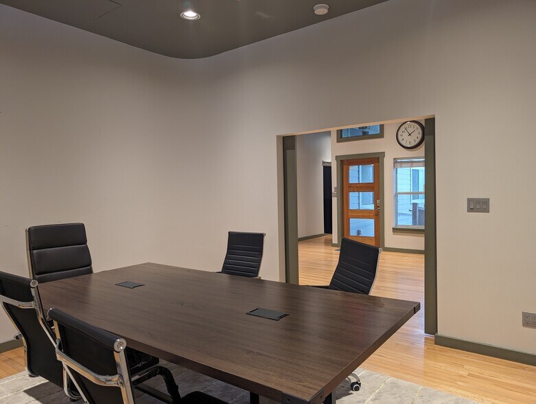 More Photos Of 3906 Menchaca Rd, Austin Medical For Sale