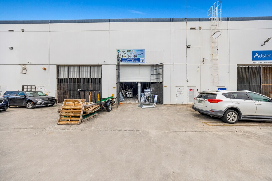 More Photos Of 7620 NW 25th St, Miami Distribution For Sale