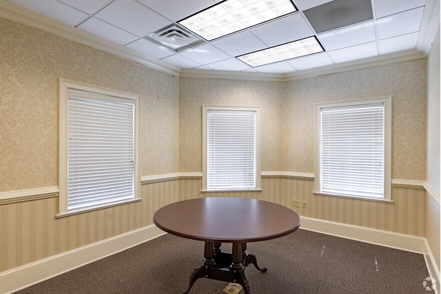 More Photos Of 3165 Maysville Rd, Commerce Bank For Sale