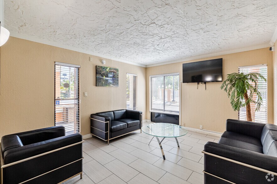 More Photos Of 3598 W US Highway 90, Lake City Hotel For Sale