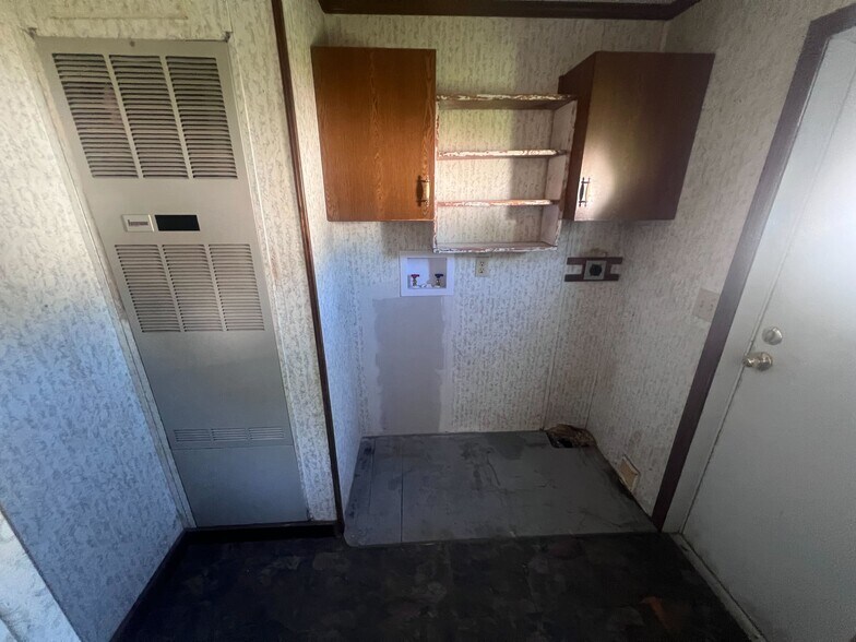 More Photos Of 530 Sims St, Maysville Flex For Lease