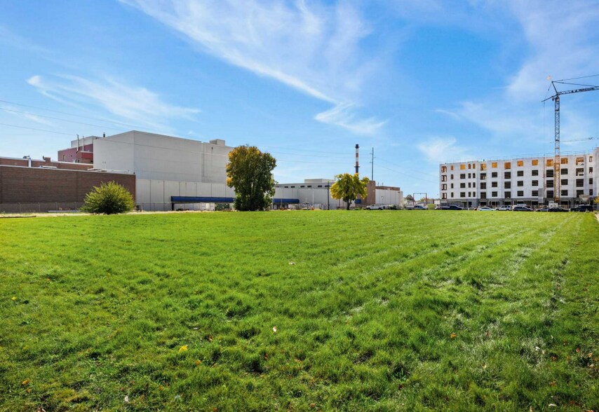 More Photos Of 1201 Huxley St & 1910 Roth St, Madison Land For Sale