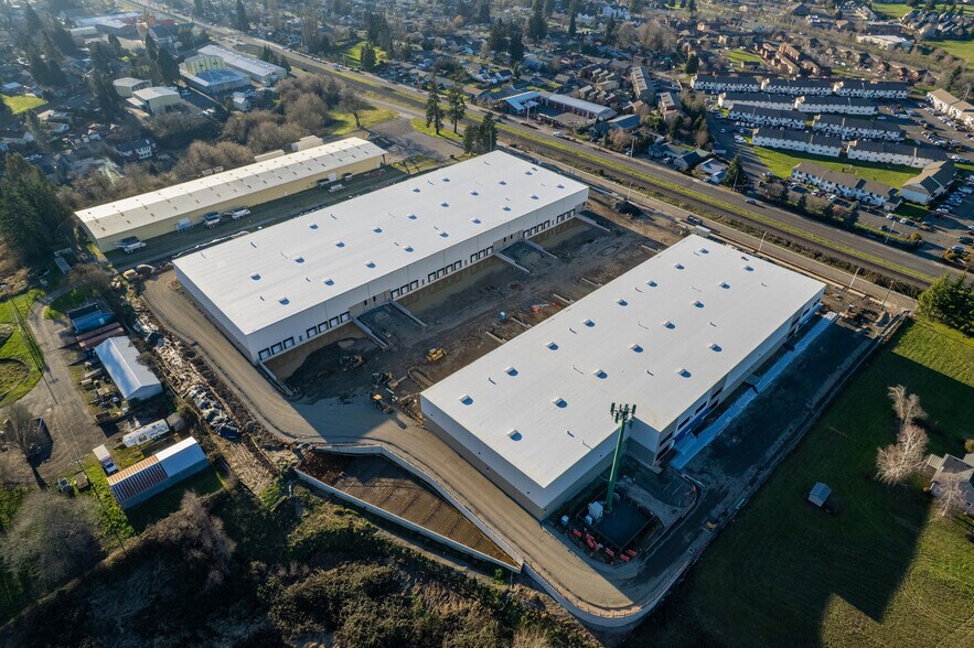 More Photos Of 1414 Commerce Way, Woodburn Industrial For Lease