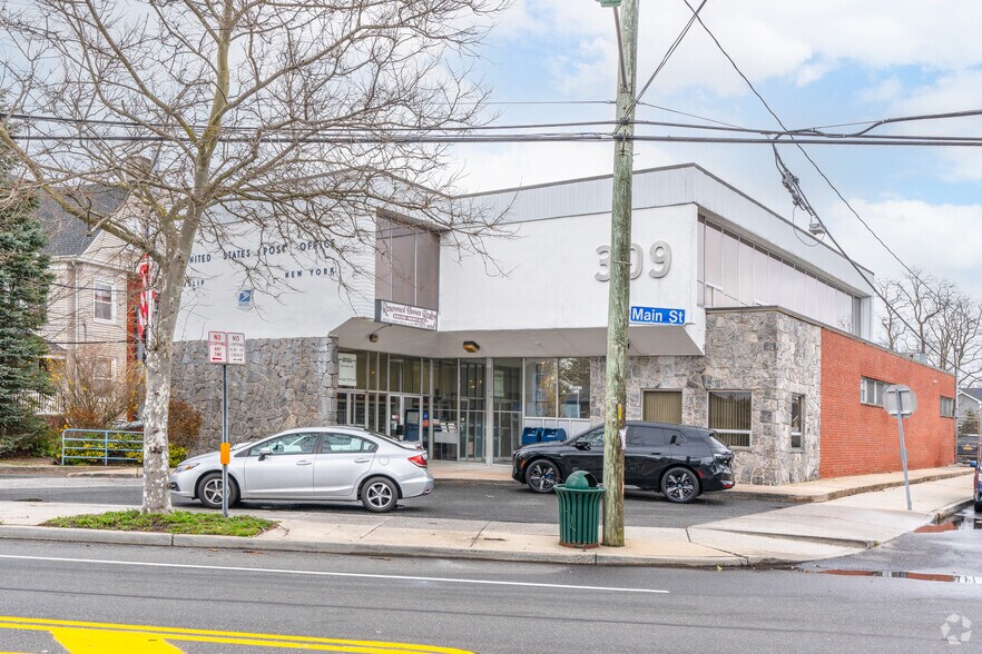 Primary Photo Of 309 Main St, Islip Office For Lease