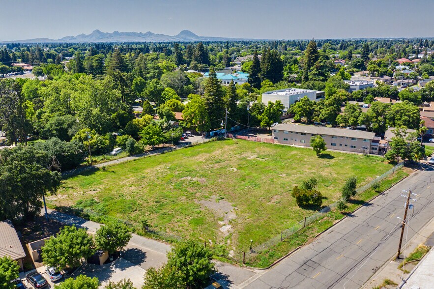 More Photos Of 952 Market St, Yuba City Land For Sale