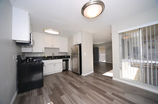 More Photos Of 13558 Moorpark St, Sherman Oaks Apartments For Sale