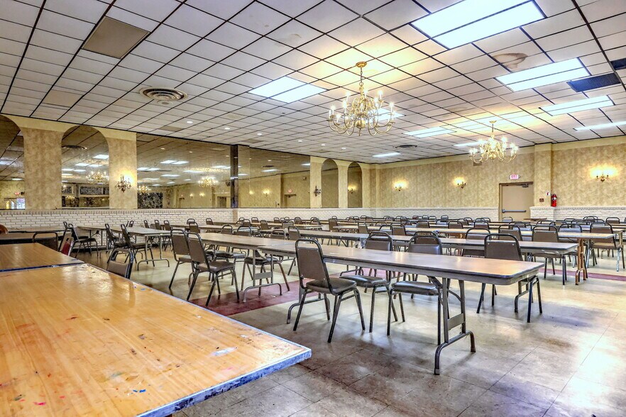 More Photos Of 560 Woodward Ave, New Haven Flex For Sale