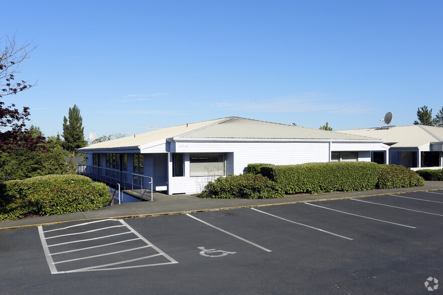 Primary Photo Of 6716 Eastside Dr NE, Tacoma Medical For Lease
