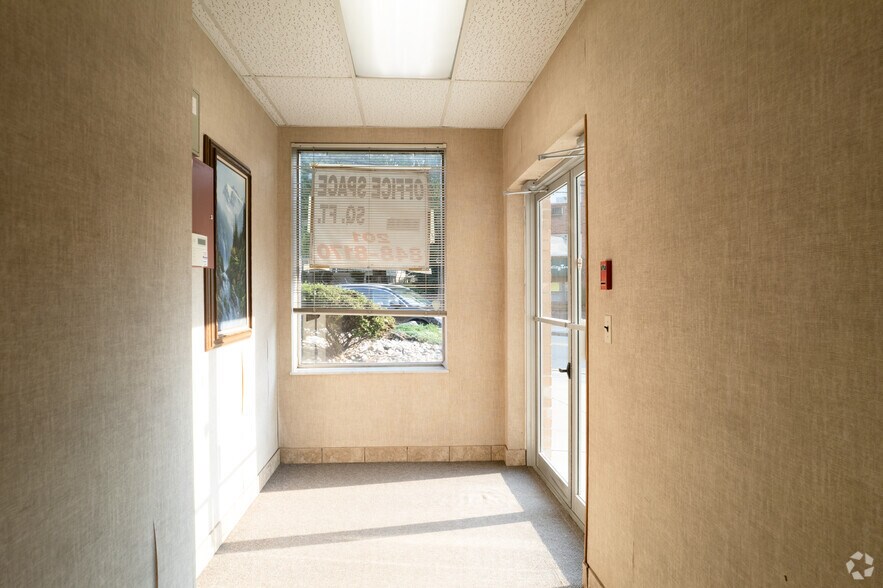 More Photos Of 520 Main St, Fort Lee Coworking Space
