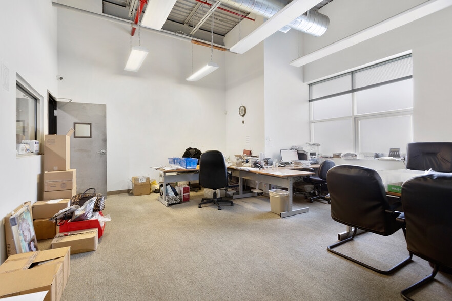 More Photos Of 1 Entin Rd, Clifton Manufacturing For Lease