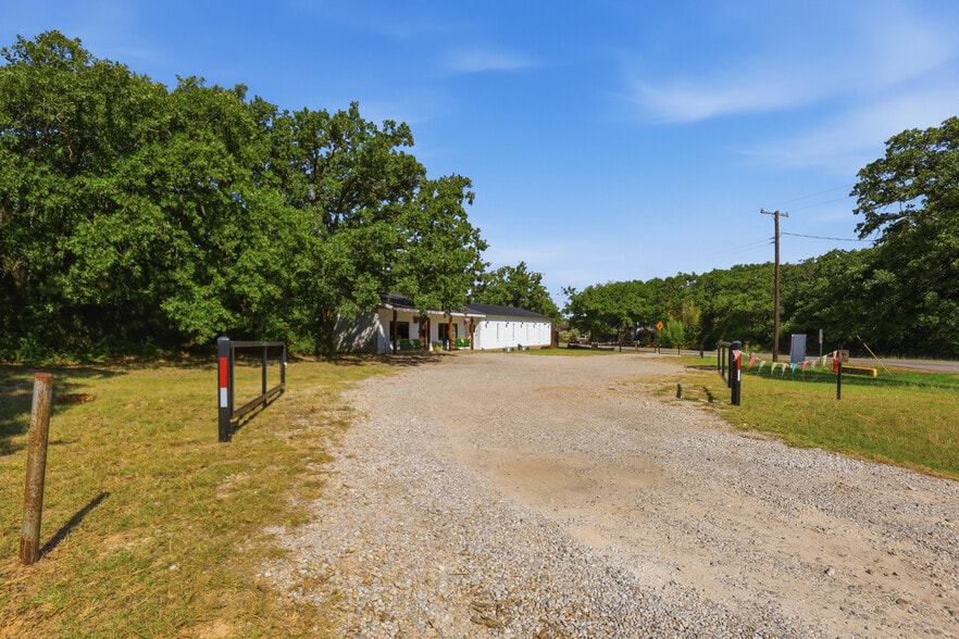 More Photos Of 6720 Dick Price Rd, Mansfield Office For Lease