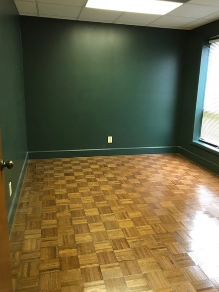 More Photos Of 803 E Church St, Greeneville Medical For Sale