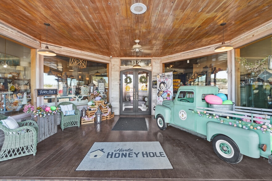 More Photos Of 7106 Dollarway Rd, White Hall Storefront Retail Office For Sale