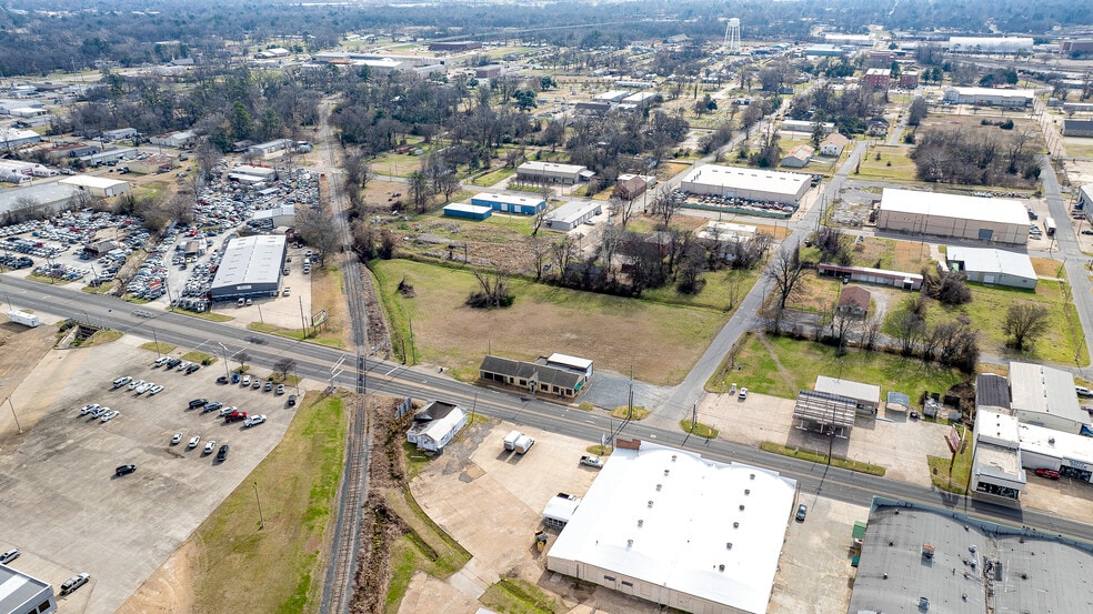 More Photos Of 1000 Louisville Ave, Monroe Office For Sale