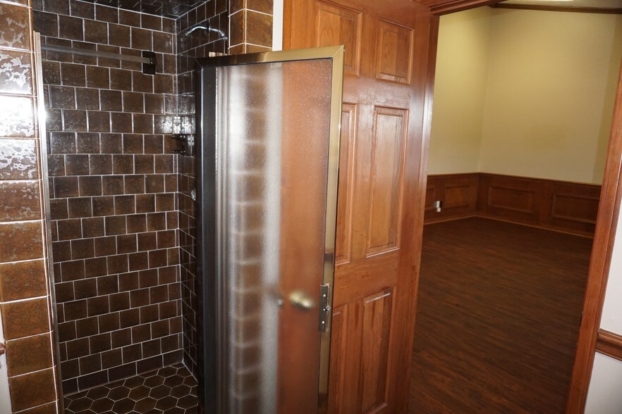 More Photos Of 4400 Bayou Blvd, Pensacola Office Residential For Lease