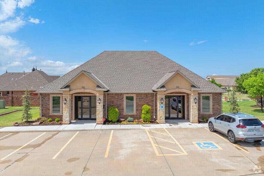 Primary Photo Of 932 SW 107th St, Oklahoma City Office For Lease