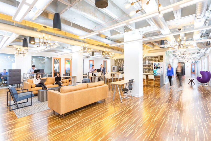 More Photos Of 501 Union St, Nashville Office For Lease