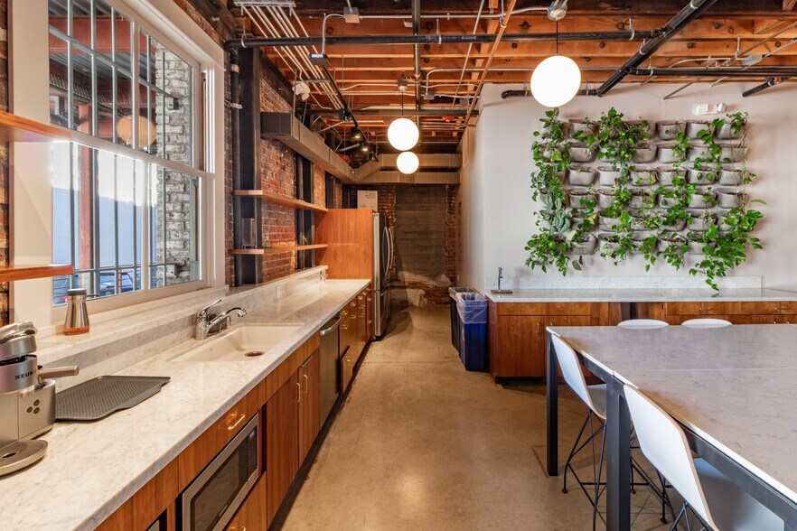 More Photos Of 759 N Spring St, Los Angeles Loft Creative Space For Lease