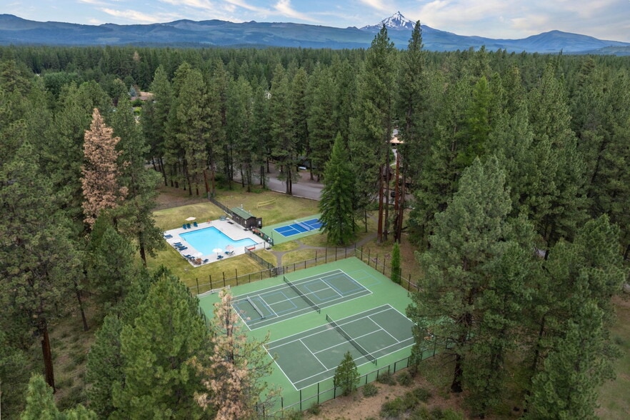 More Photos Of 13375 SW Forest Service Rd, Camp Sherman Hotel For Sale