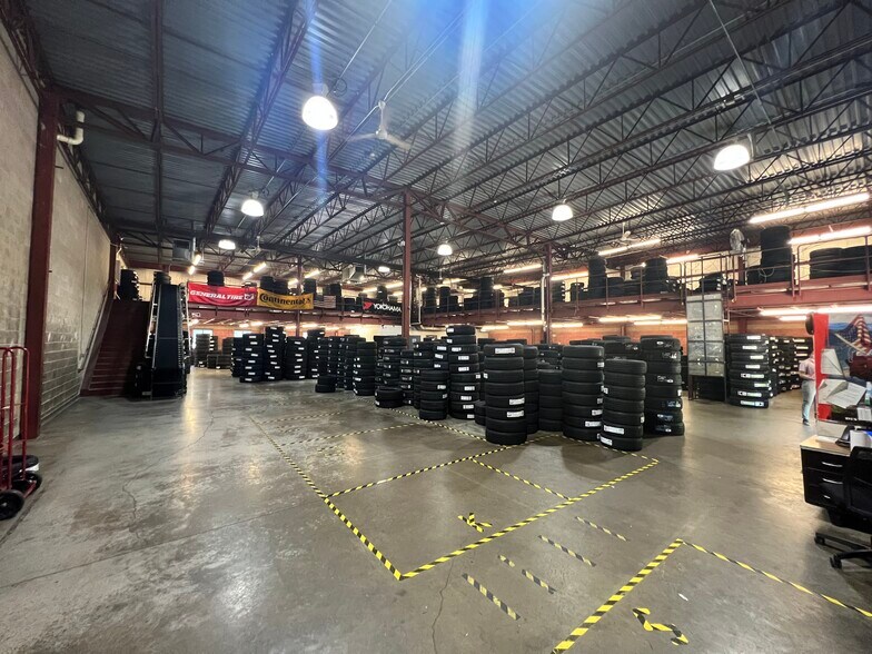 More Photos Of 20 Priscilla Ln, Auburn Service For Lease