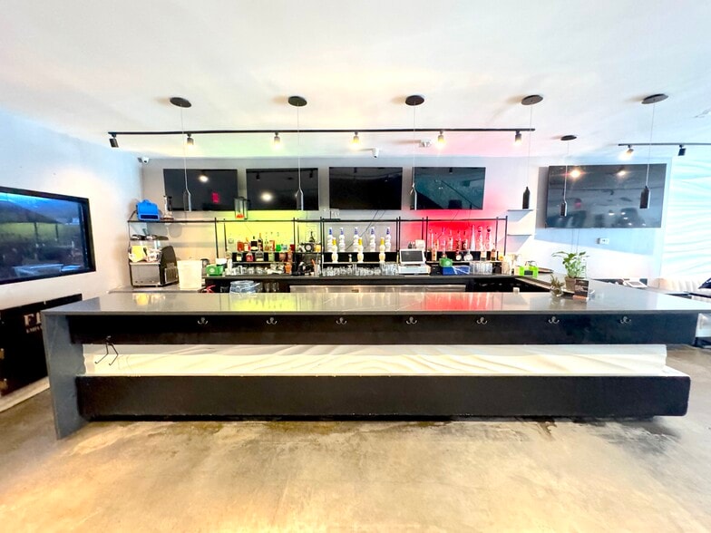 More Photos Of 128 Metropolitan Ave, Brooklyn Restaurant For Lease