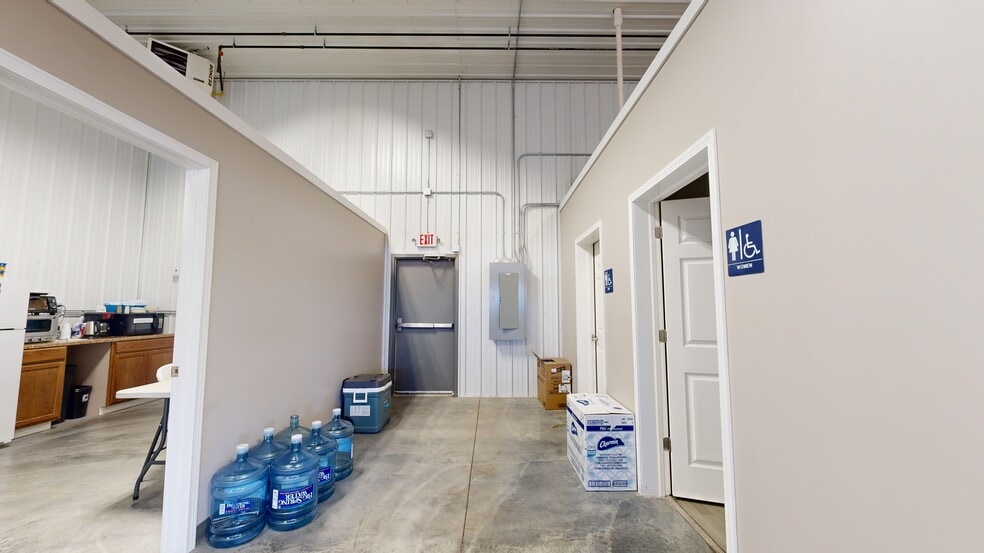 More Photos Of 3088 Gabel Rd, Billings Flex For Sale