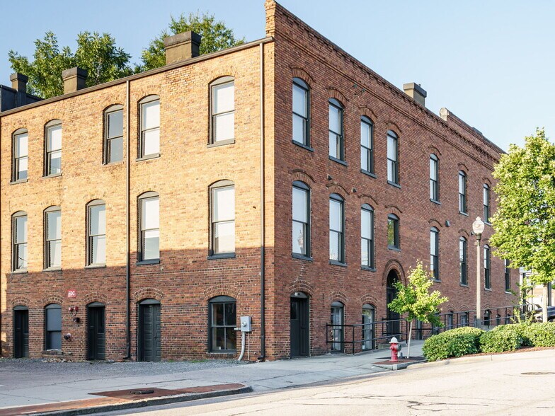 More Photos Of 201 Chatham St, Sanford Office Residential For Sale