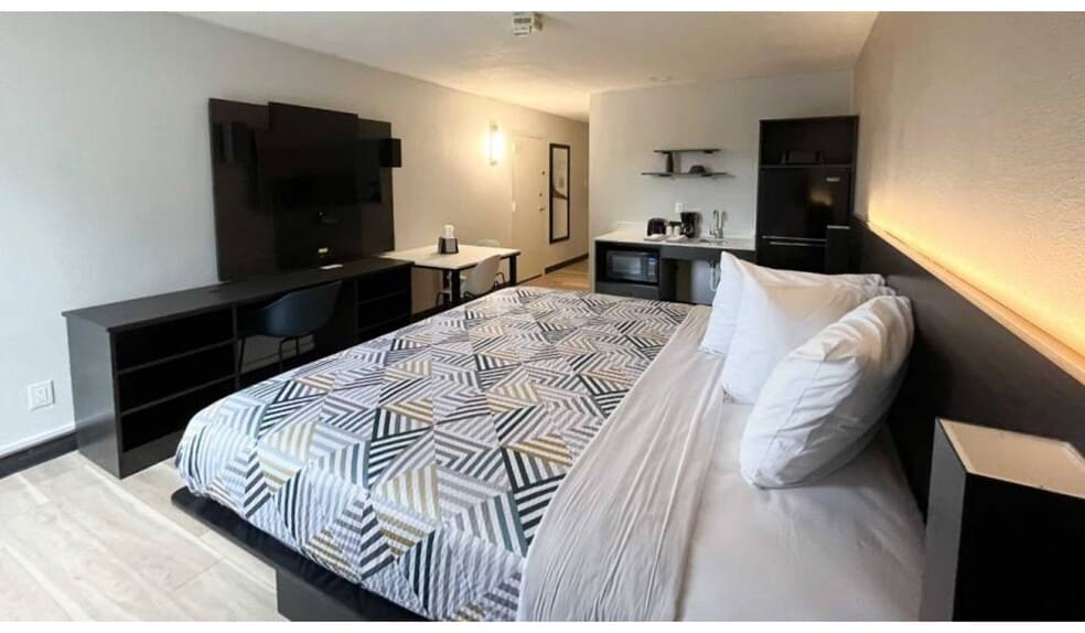 More Photos Of 3400 South St, Nacogdoches Hotel For Sale