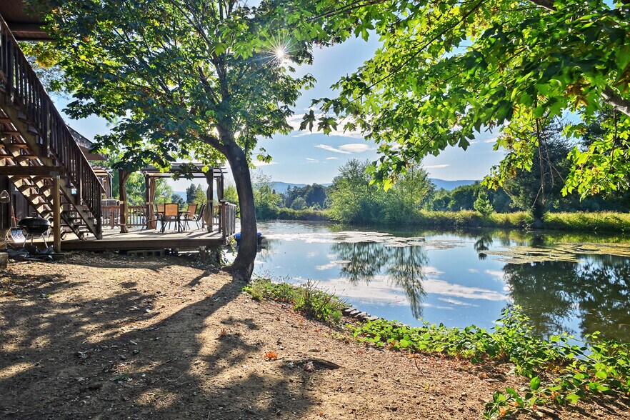 More Photos Of 3900 Holland Rd loop, Cave Junction Winery Vineyard For Sale