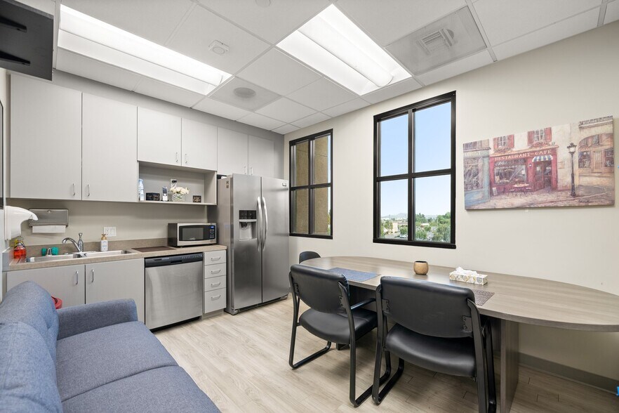 More Photos Of 15944 Los Serranos Country Club Dr, Chino Hills Coworking Space